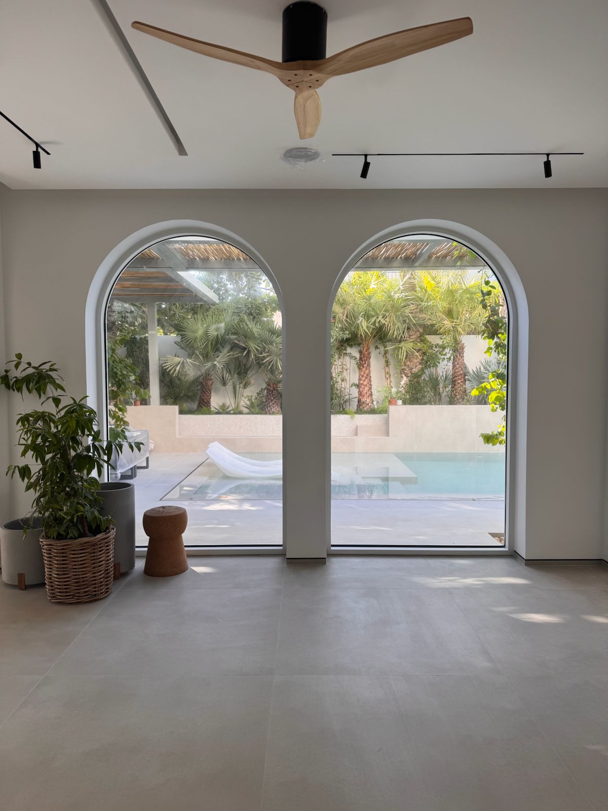 SAUC 34 Facade,34mm Double and Triple glazed  Glass, 400kg, Anodized Finish, Sound & Thermal Insulation, Roboust Drainage, Commercial & Residential Projects